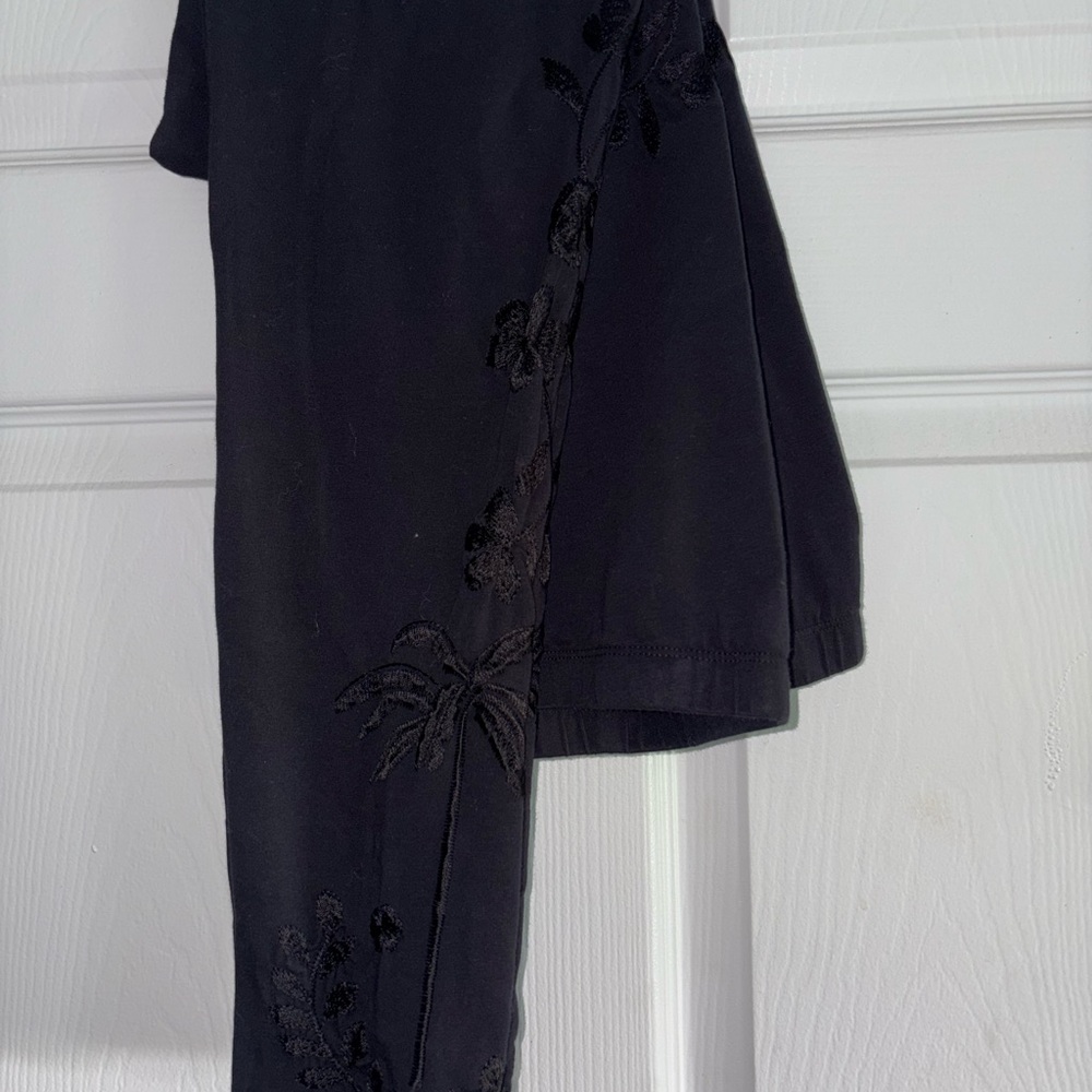 Tonal Black Leggings